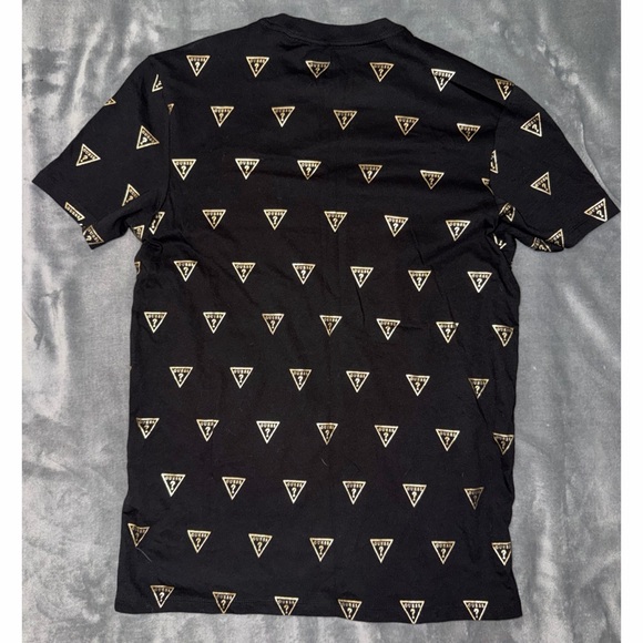 GUESS Tee with Classic Logo Design - Picture 3 of 4